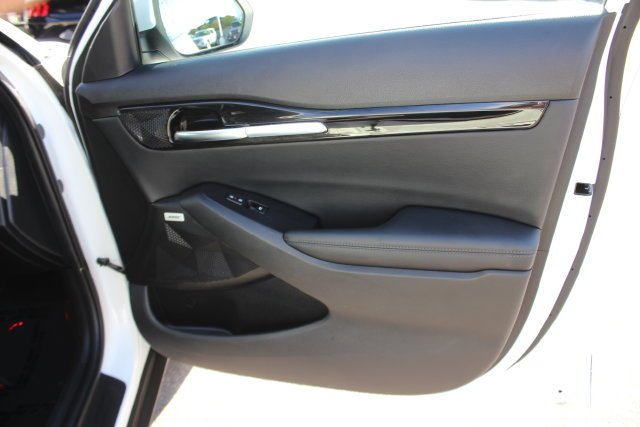 Used 2024 White Kia SX image 33