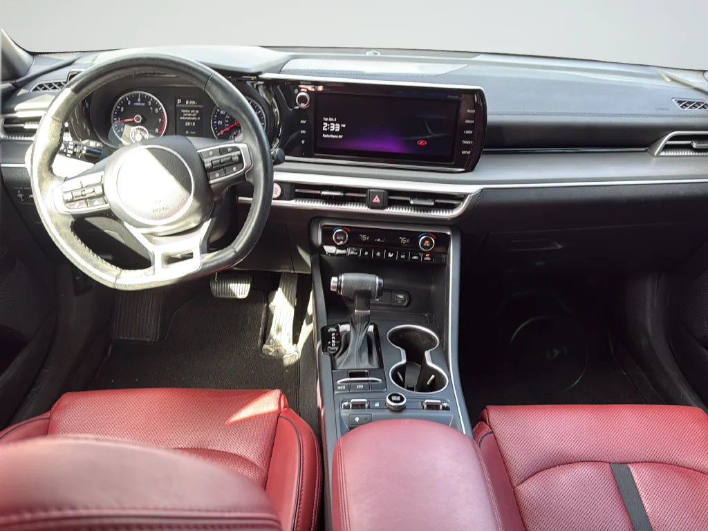 Certified Used 2022 White Kia GT-Line image 9