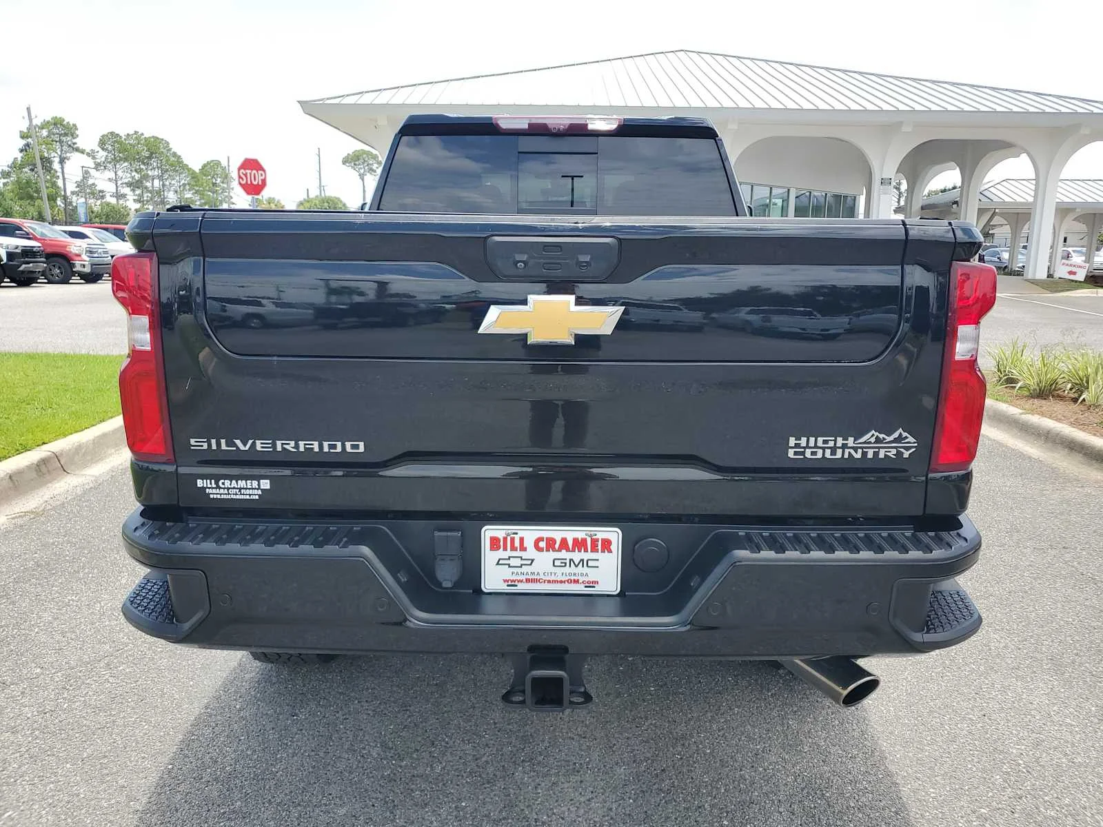Used 2022 Black Chevrolet High Country image 5
