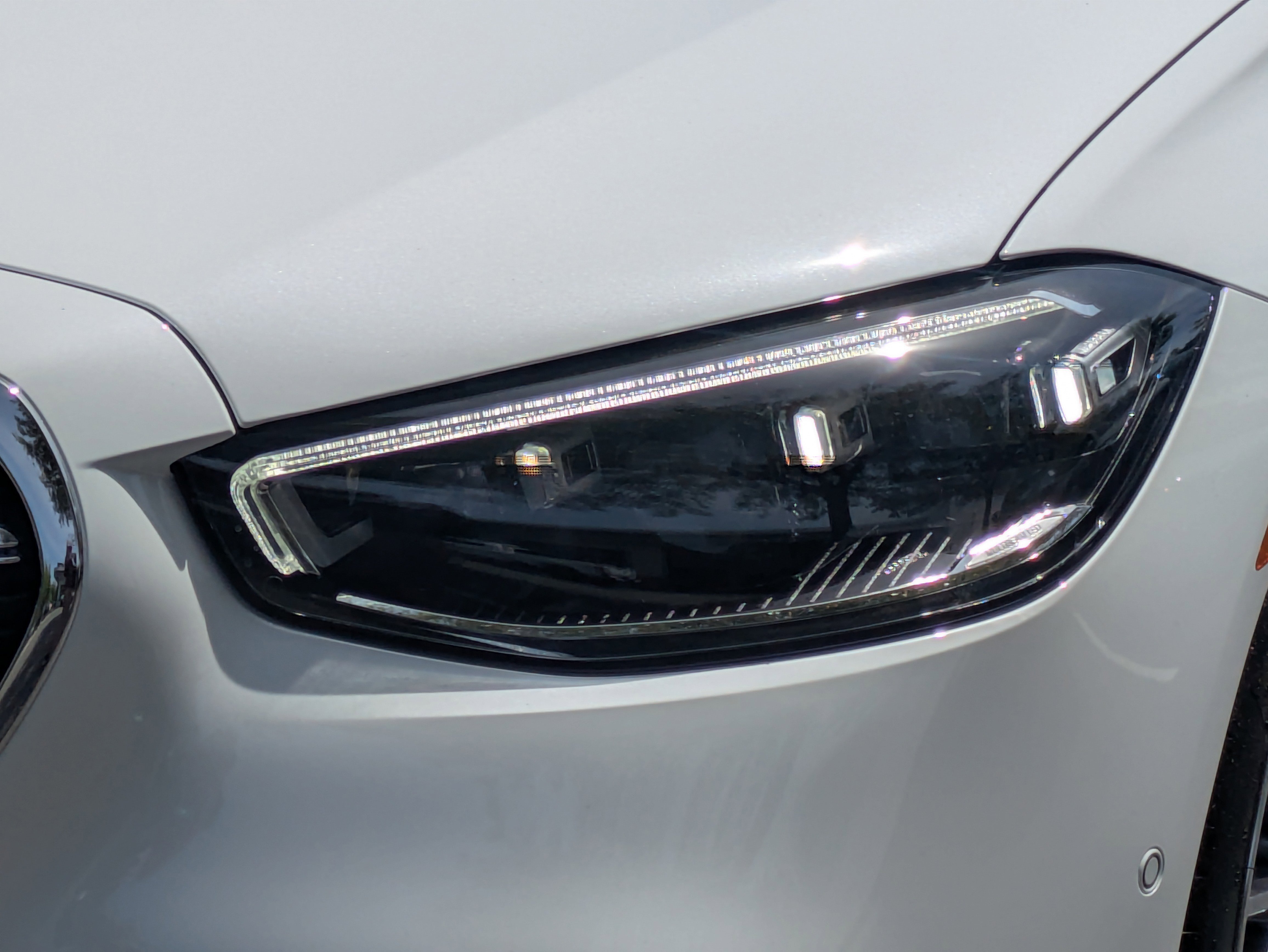 New 2026 MANUFAKTUR Moonlight White Metallic Mercedes-Benz S 580 image 9
