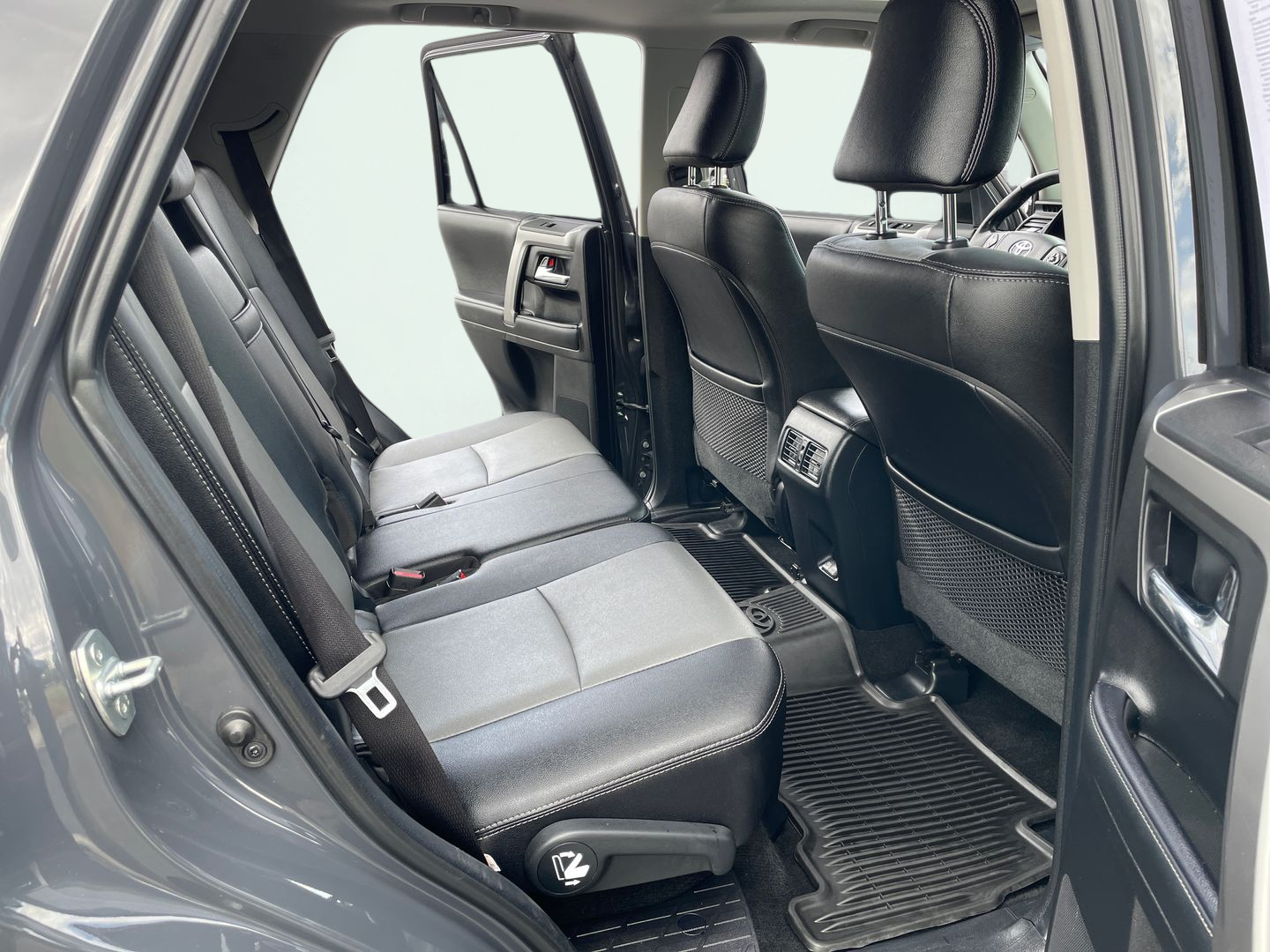 Certified Used 2024  Toyota SR5 Premium image 17