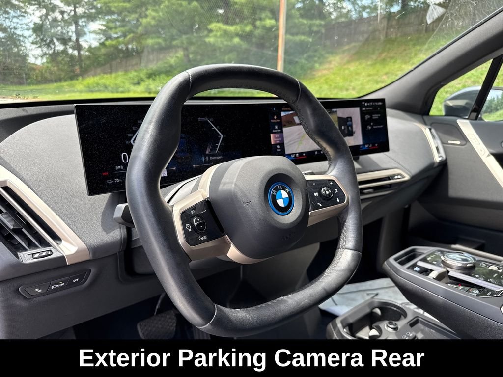 Used 2025 Gray BMW xDrive50 image 15