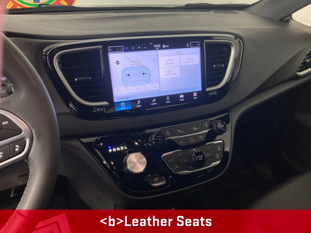 Used 2025 Chrysler Pacifica Select with VIN 2C4RC1BG8SR574885 for sale in Monticello, Minnesota