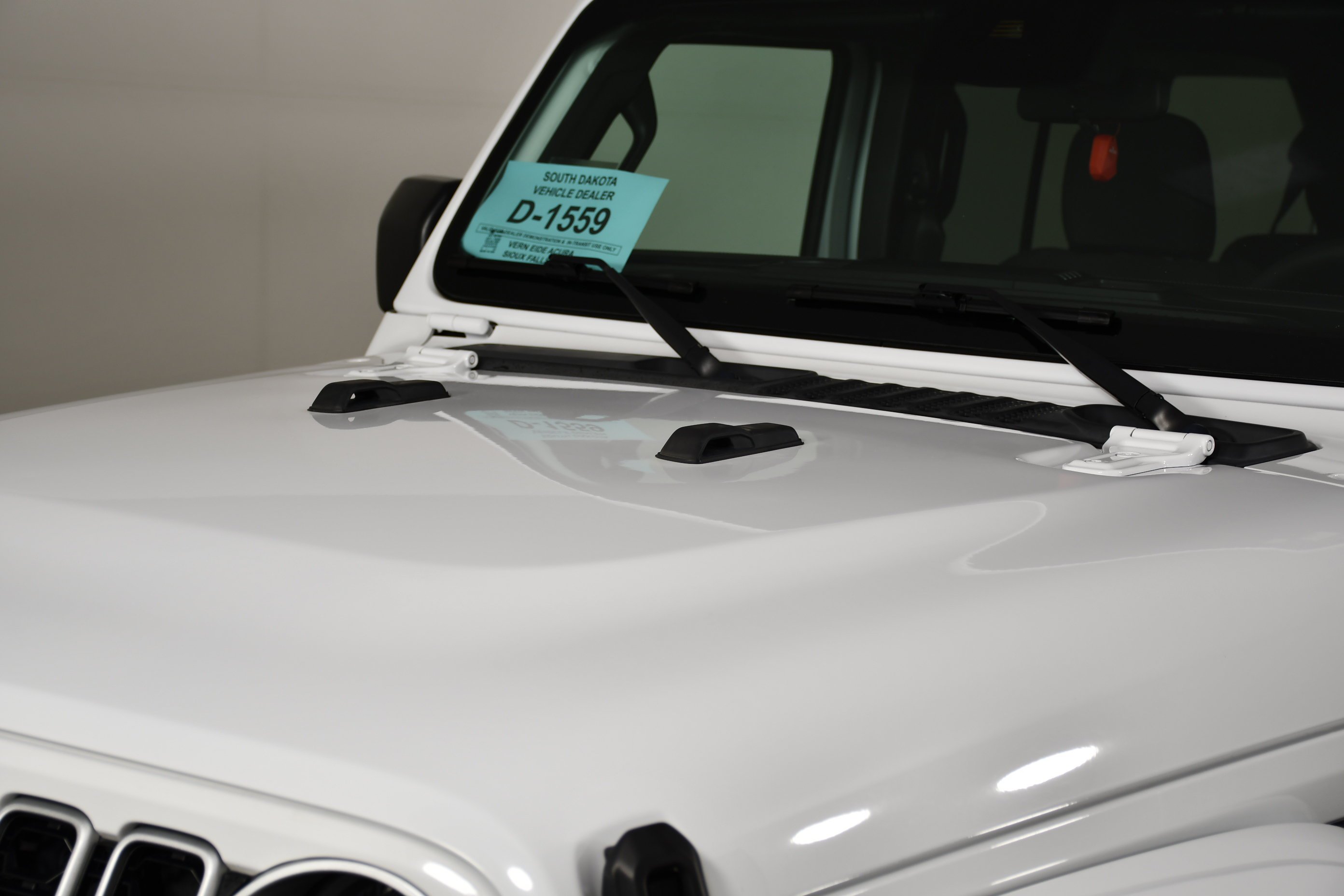 Used 2024 Bright White Clearcoat Jeep Sahara image 12