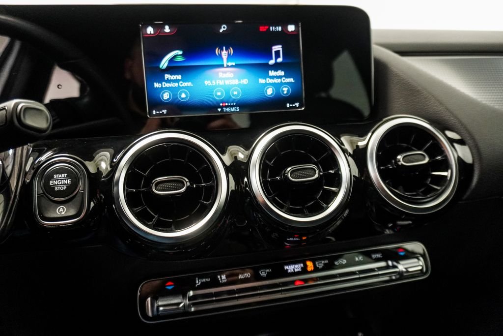 Used 2022 White Mercedes-Benz GLA 250 image 24