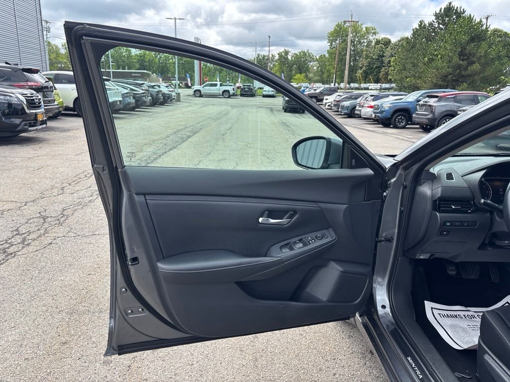 Used 2022 Gray Nissan SV image 15
