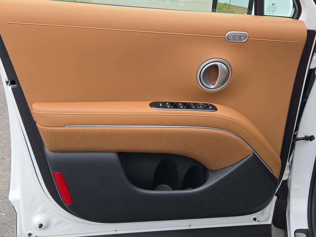 New 2027 Creamy White Pearl Hyundai Calligraphy image 24