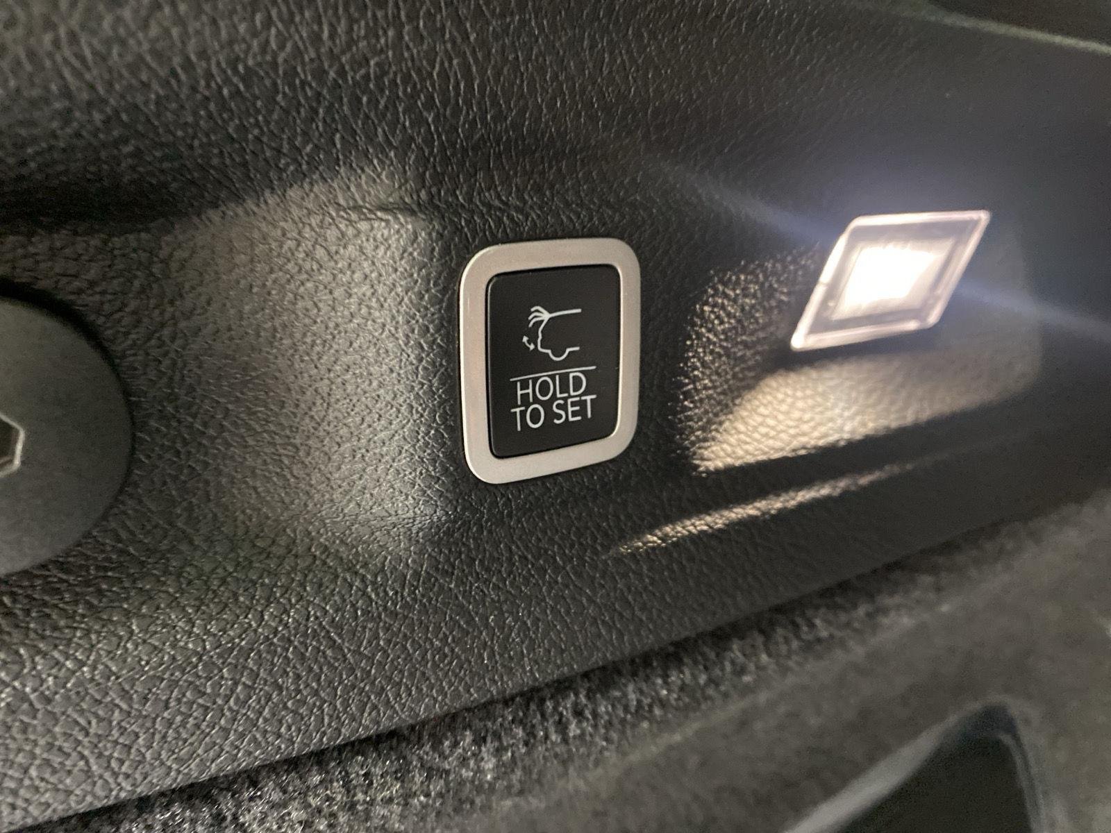 Used 2022 Bright White Clearcoat Jeep Summit Reserve image 30