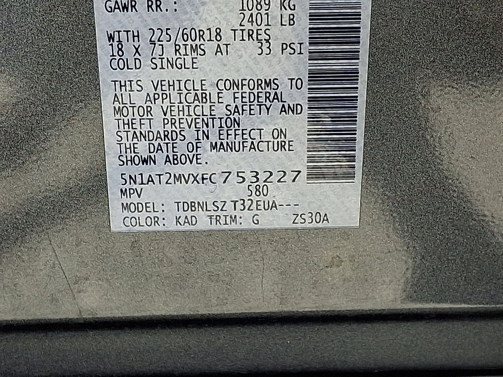 Used 2015 Gray Nissan SL image 28