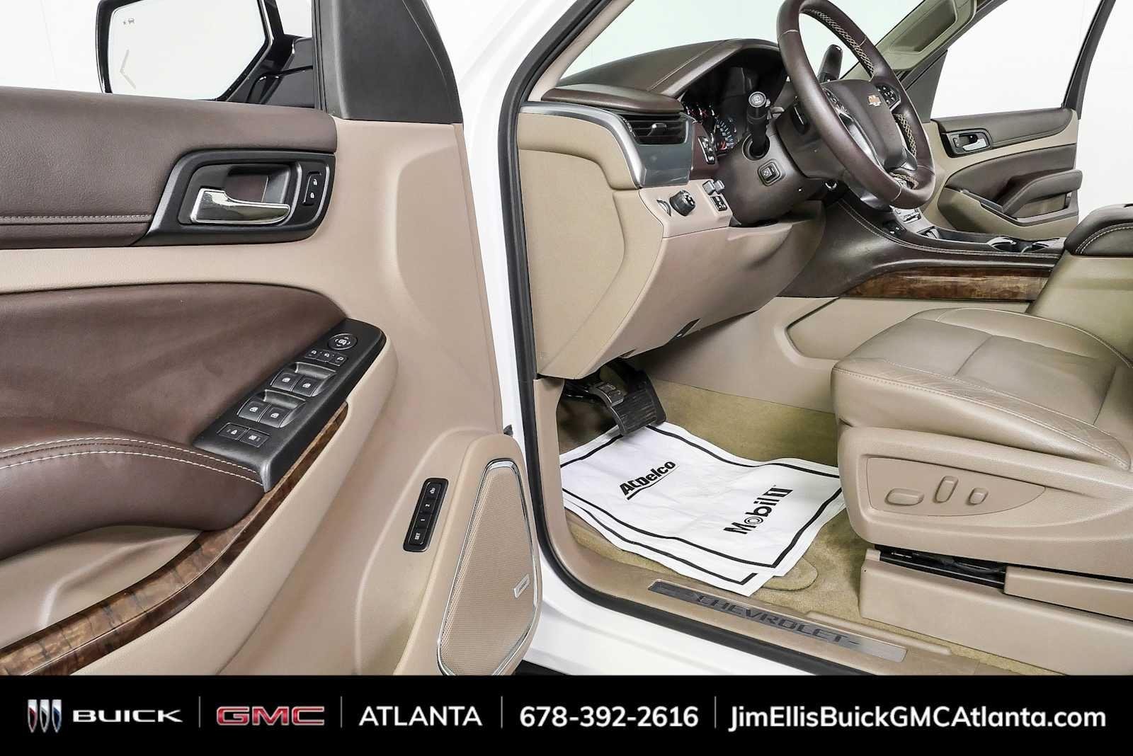 Used 2016 IRIDESCENT PEARL TRICOAT Chevrolet LT image 8
