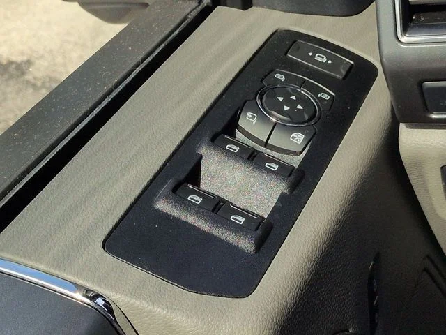 Used 2022 Red Ford XLT image 23