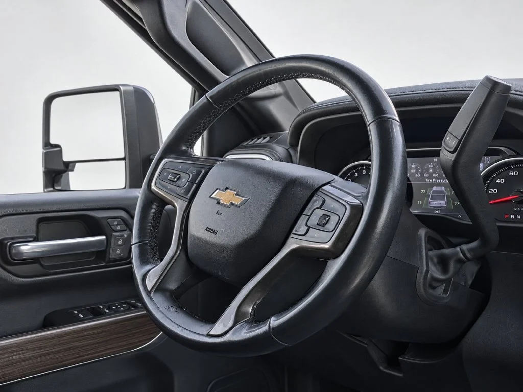 Used 2020 Blue Chevrolet High Country image 24