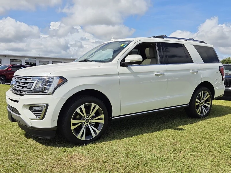 Used 2021 White Metallic FORD LIMITED image 3