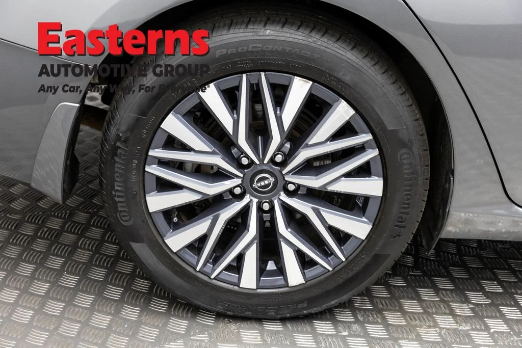 Used 2023 Gray Nissan 2.5 SV image 31