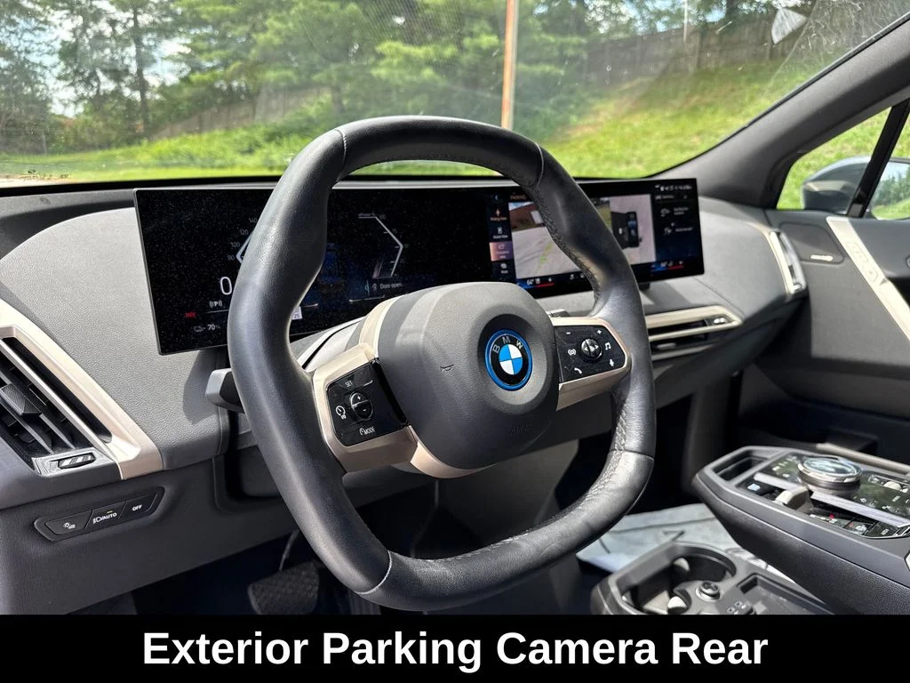 Used 2025 Gray BMW xDrive50 image 15