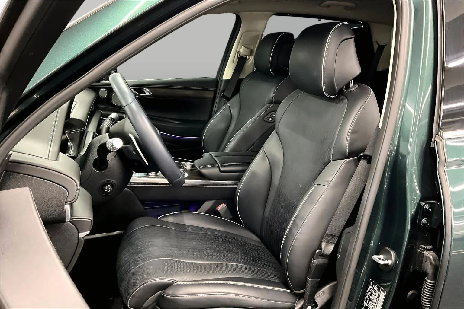 Pre-Owned 2023 Genesis GV80