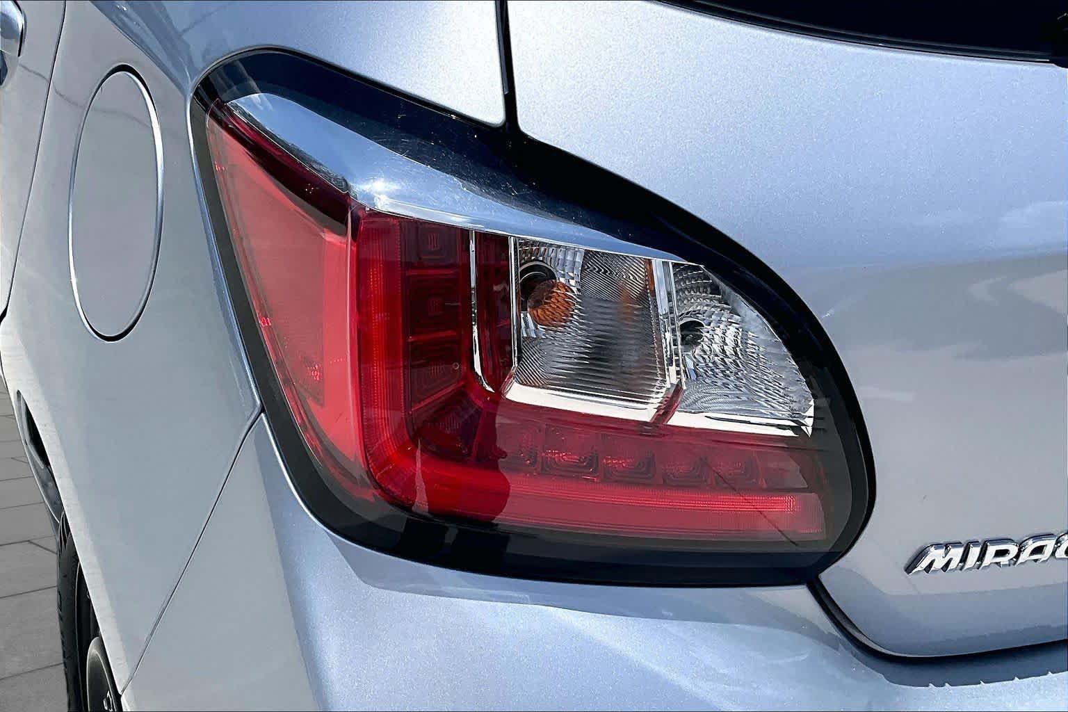 Used 2024 Starlight Silver Metallic Mitsubishi ES image 27