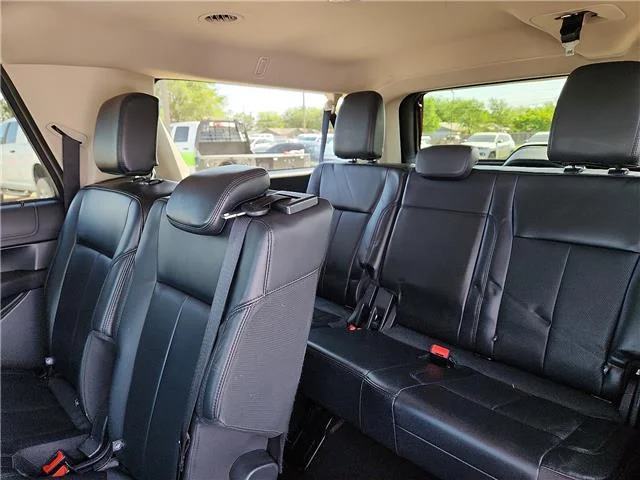 Used 2024 Gray Ford XLT 4x2 image 8
