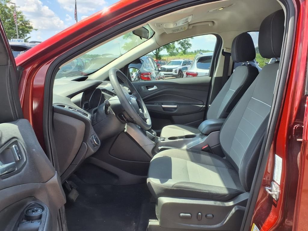 Used 2014 Orange Ford SE image 13