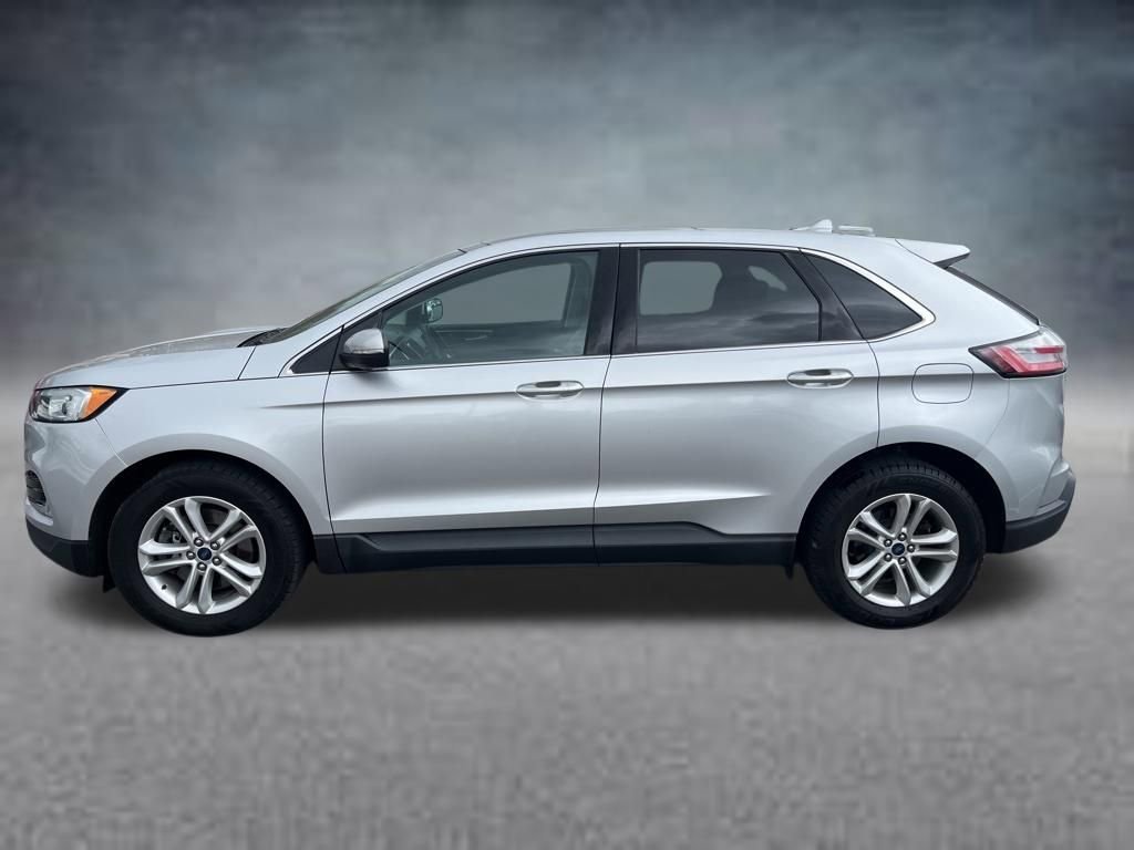 Used 2019  Ford SEL image 2