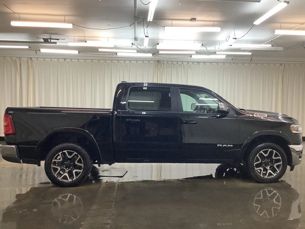 Used 2025 Diamond Black Crystal Pearlcoat Ram Laramie image 4