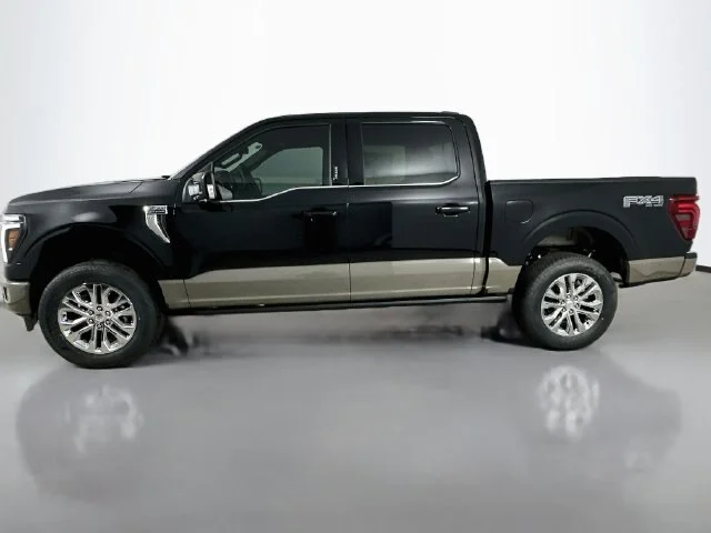New 2026 Agate Black Metallic Ford King Ranch image 38