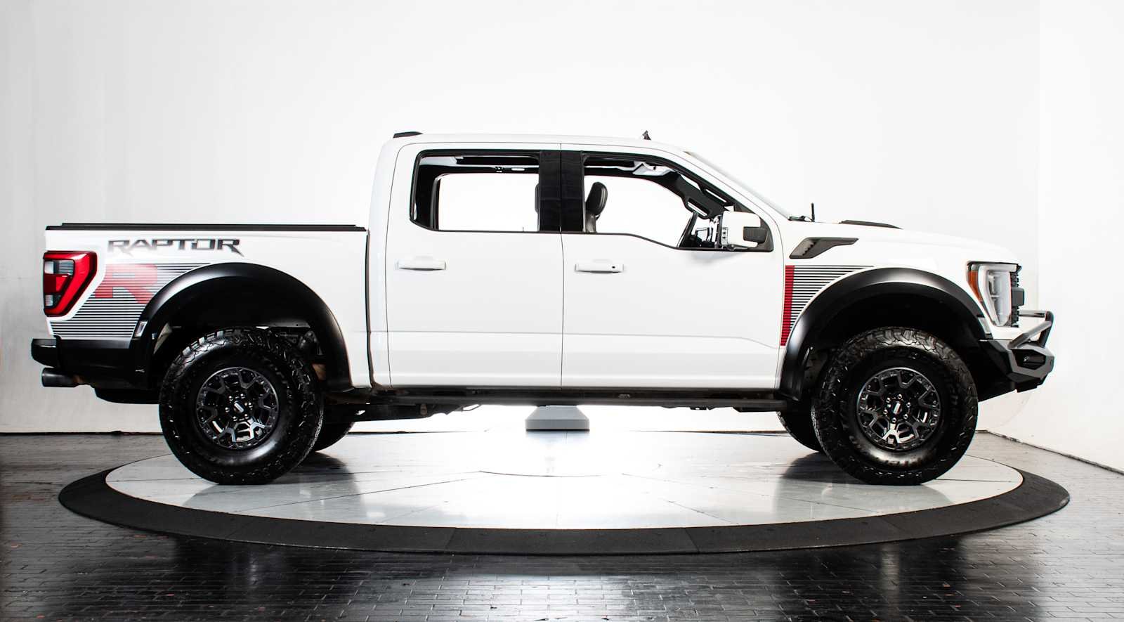 2023 Ford F-150 Raptor - Photo 7