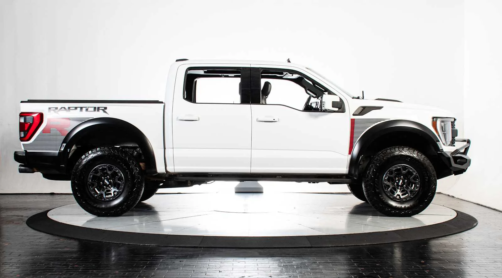 2023 Ford F-150 Raptor - Photo 7