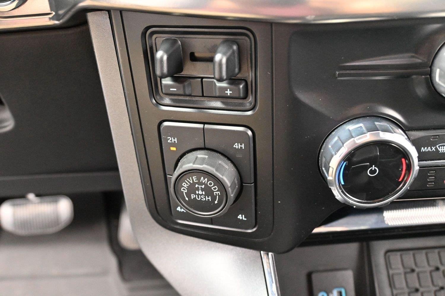 Used 2023 Agate Black Metallic Ford XL image 25