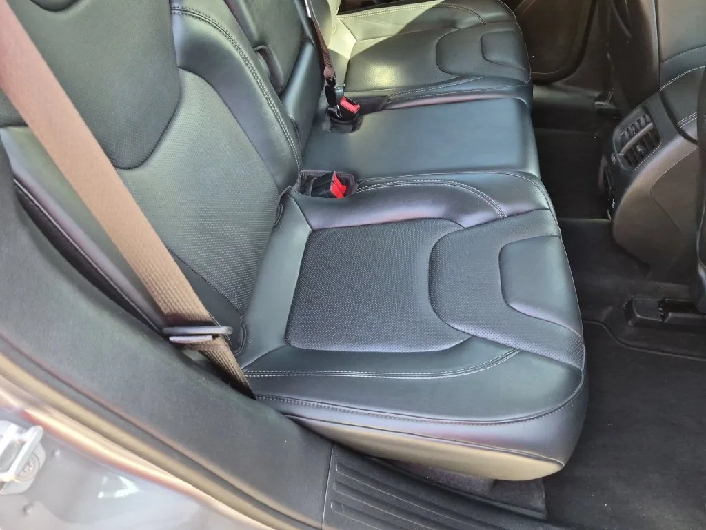 Used 2020 Silver Jeep Limited image 22