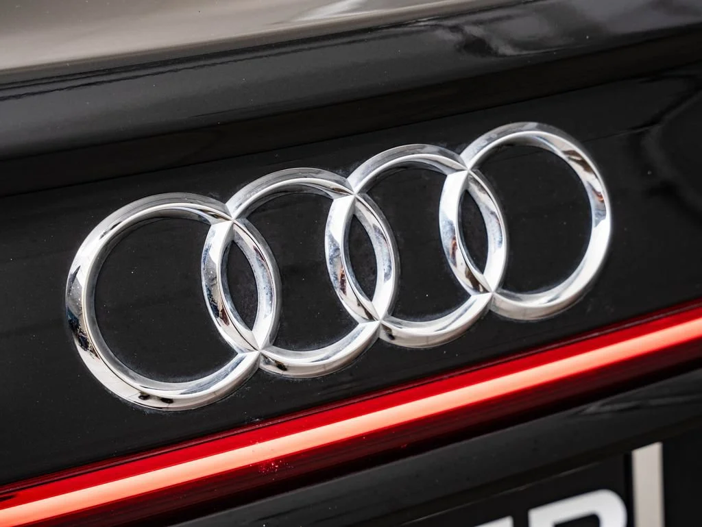 Used 2025 Mythos Black Metallic Audi L 55 image 18