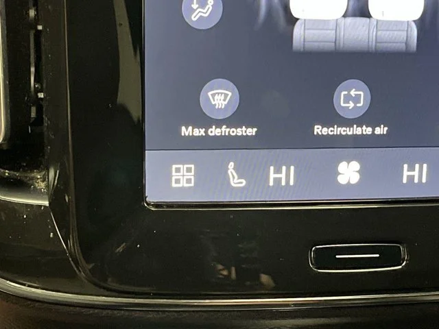 2023 Volvo XC40 Core - Photo 22