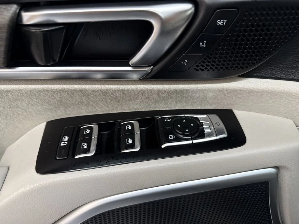 Used 2022 Grey Kia SX image 15