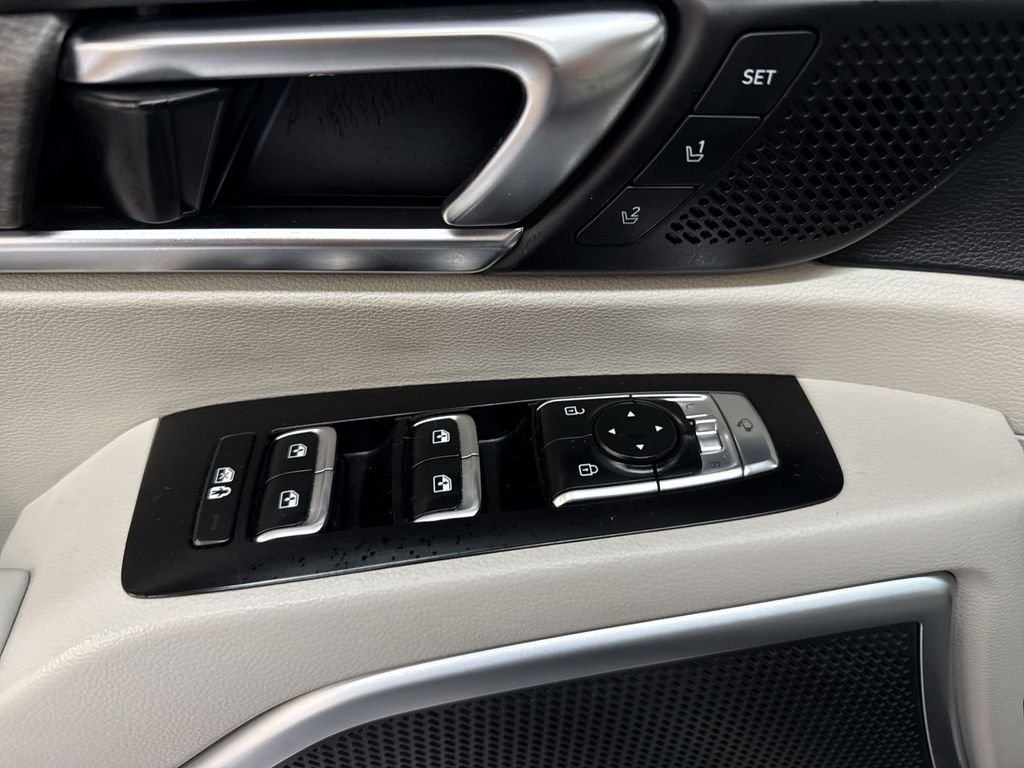 Used 2022 Grey Kia SX image 15