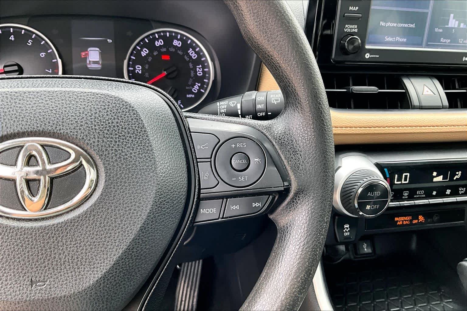 Used 2020 Super White Toyota XLE image 25