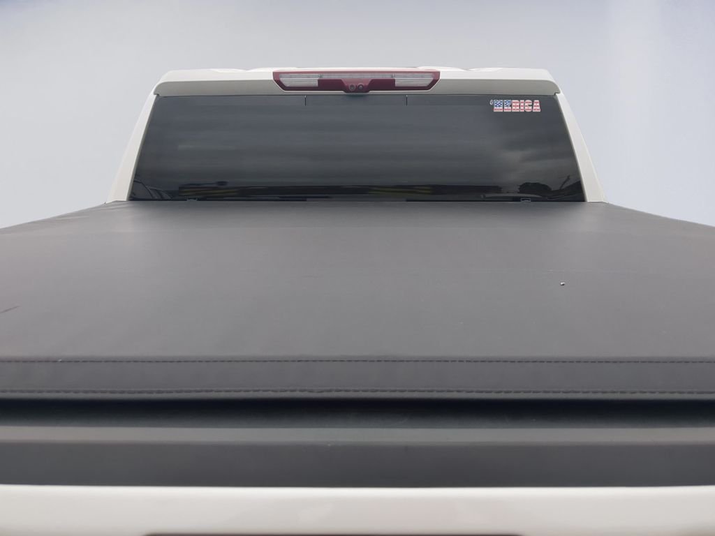 Used 2022 White Frost Tri-Coat GMC Denali image 21