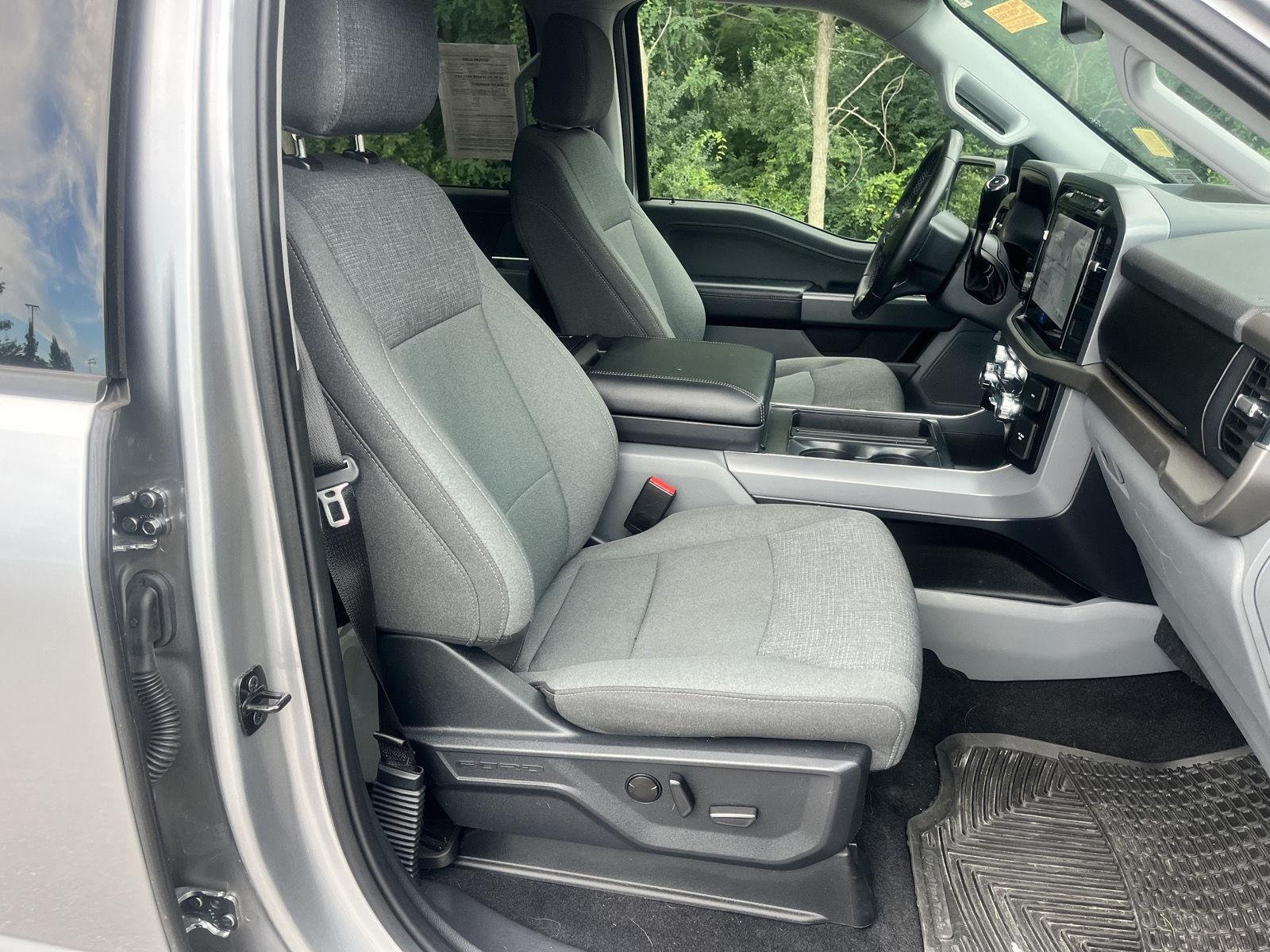 Used 2024 Iconic Silver Ford XLT image 14