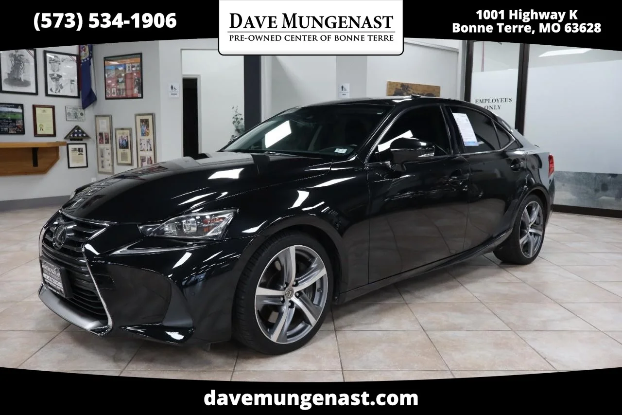 2017 Lexus IS 350 200t's photo
