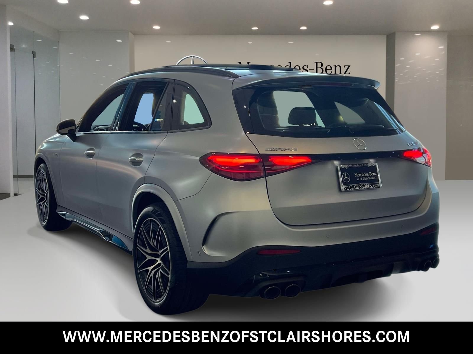 New 2026 MANUFAKTUR Cirrus Silver Magno Mercedes-Benz AMG® GLC 43 4MATIC® SUV image 3