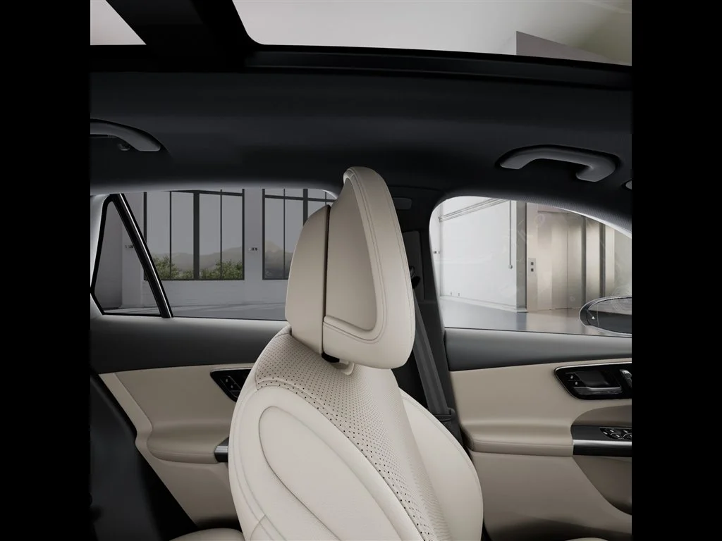 New 2026 Polar White Mercedes-Benz GLC 300 image 90