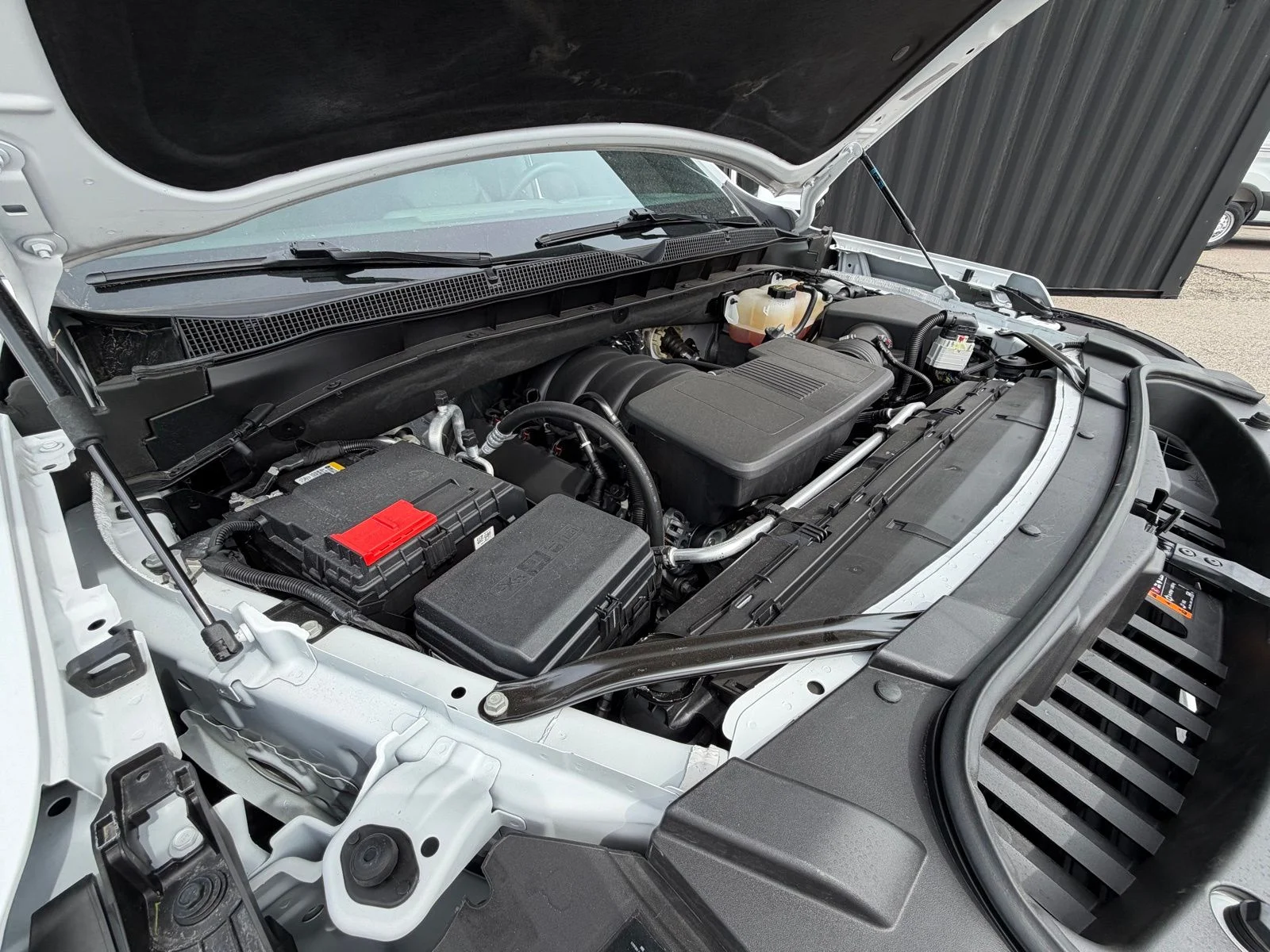 Used 2025 White Chevrolet LT image 35