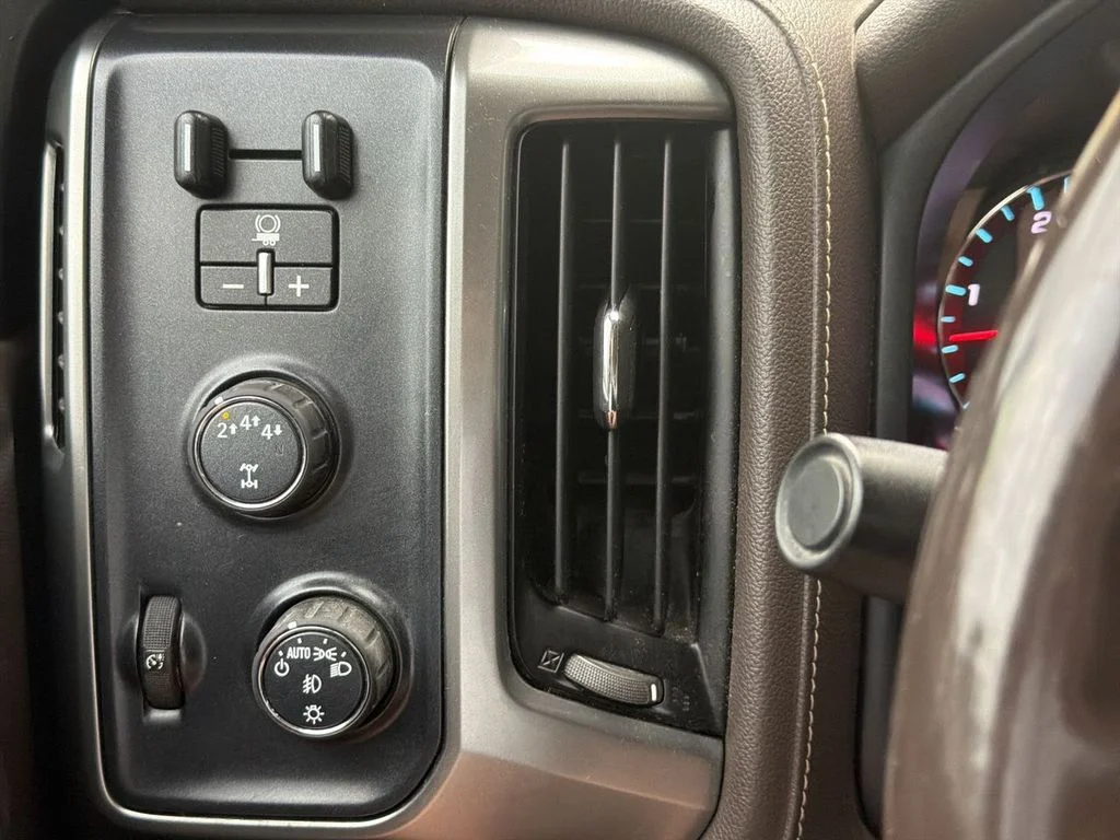 Used 2018 White Chevrolet LTZ image 17