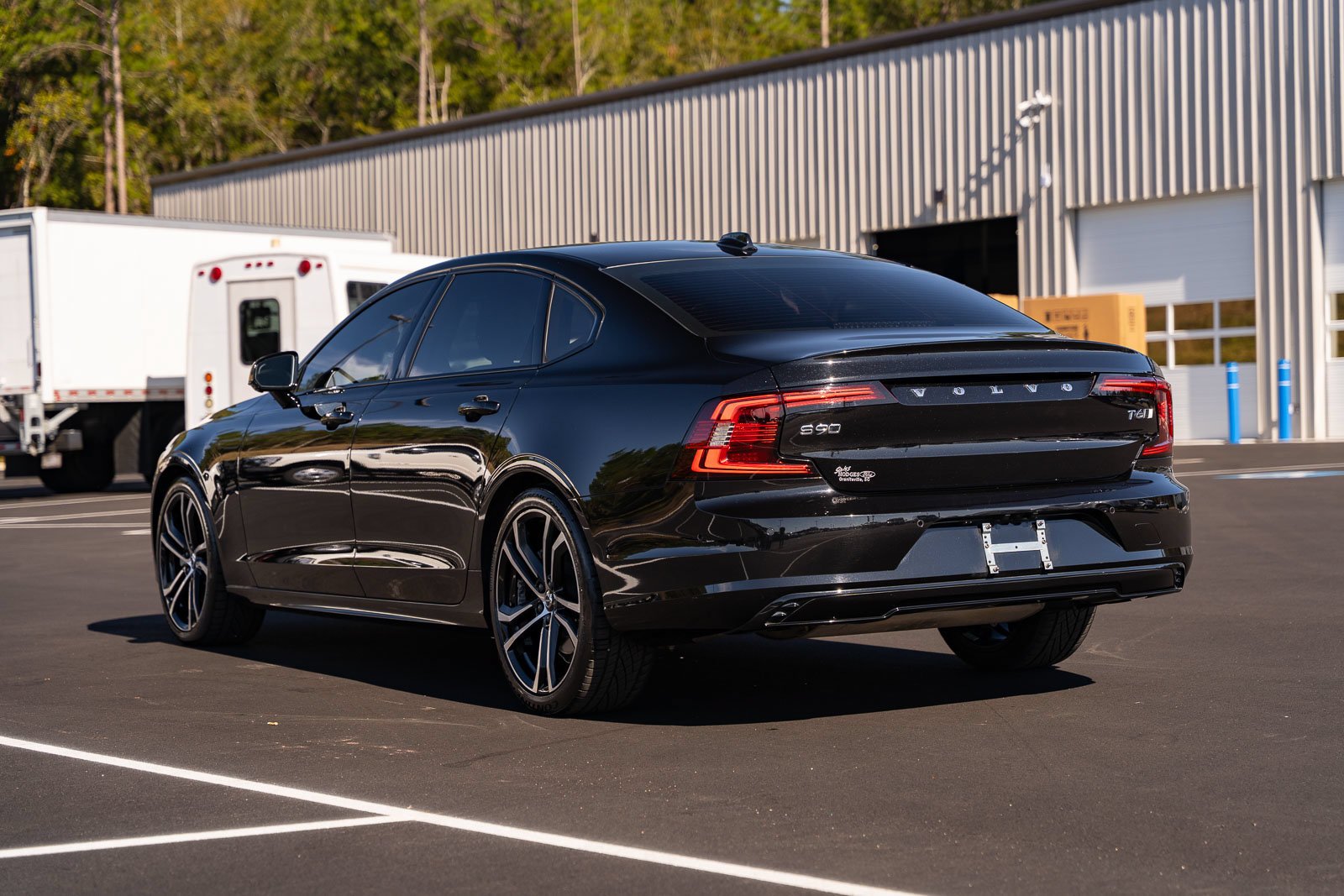 Certified Used 2021 Black Volvo T6 R-Design image 6