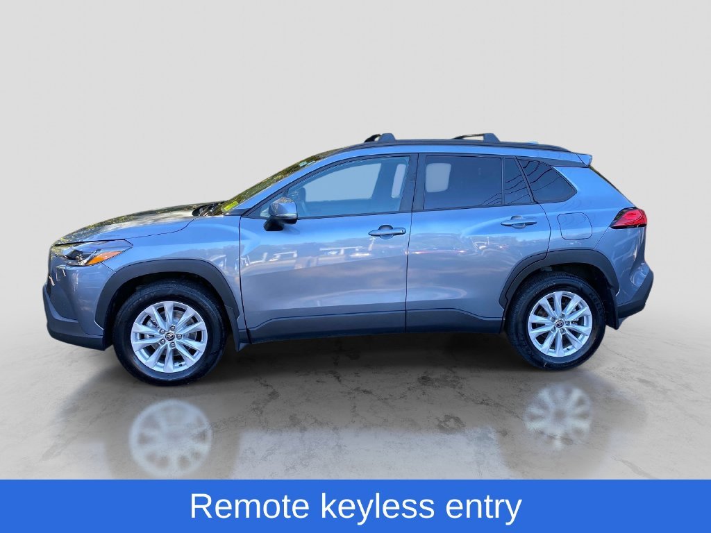 Used 2023  Toyota LE image 2