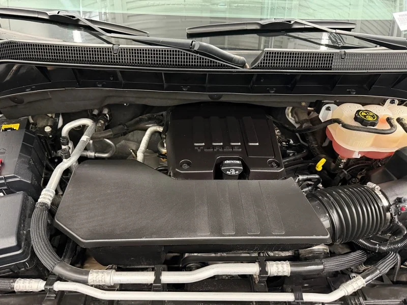 Used 2023 Summit White Chevrolet LT image 32