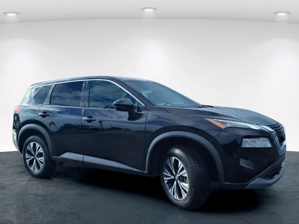 Used 2021 Black Nissan SV image 4