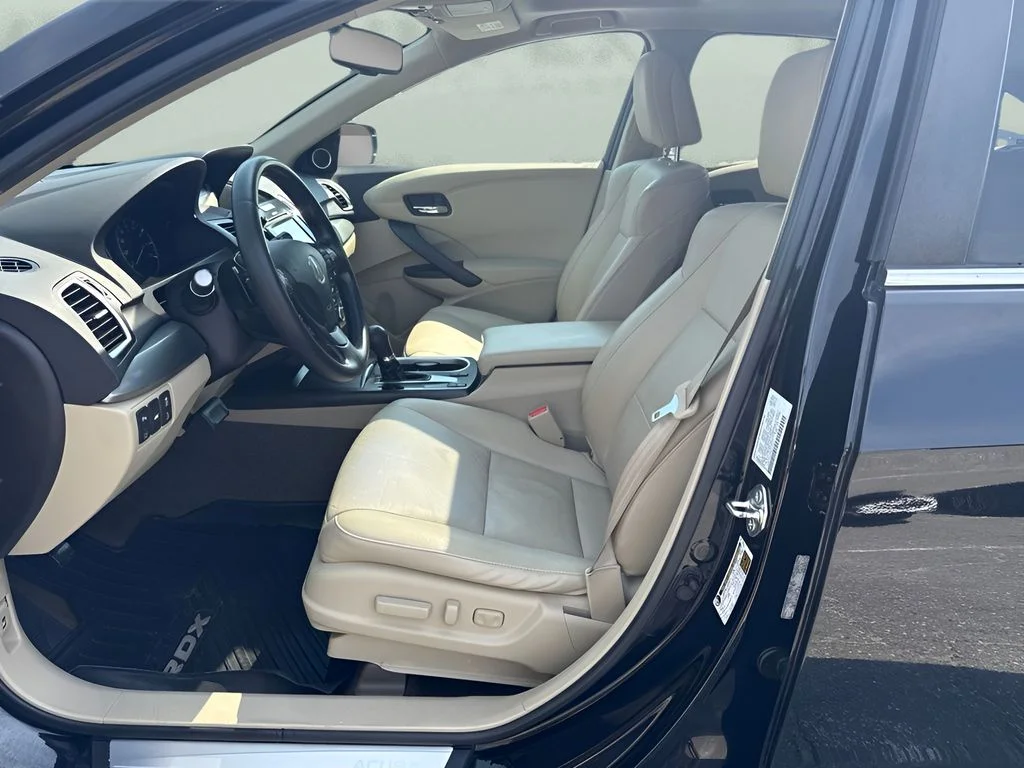 Used 2016  Acura Base image 9