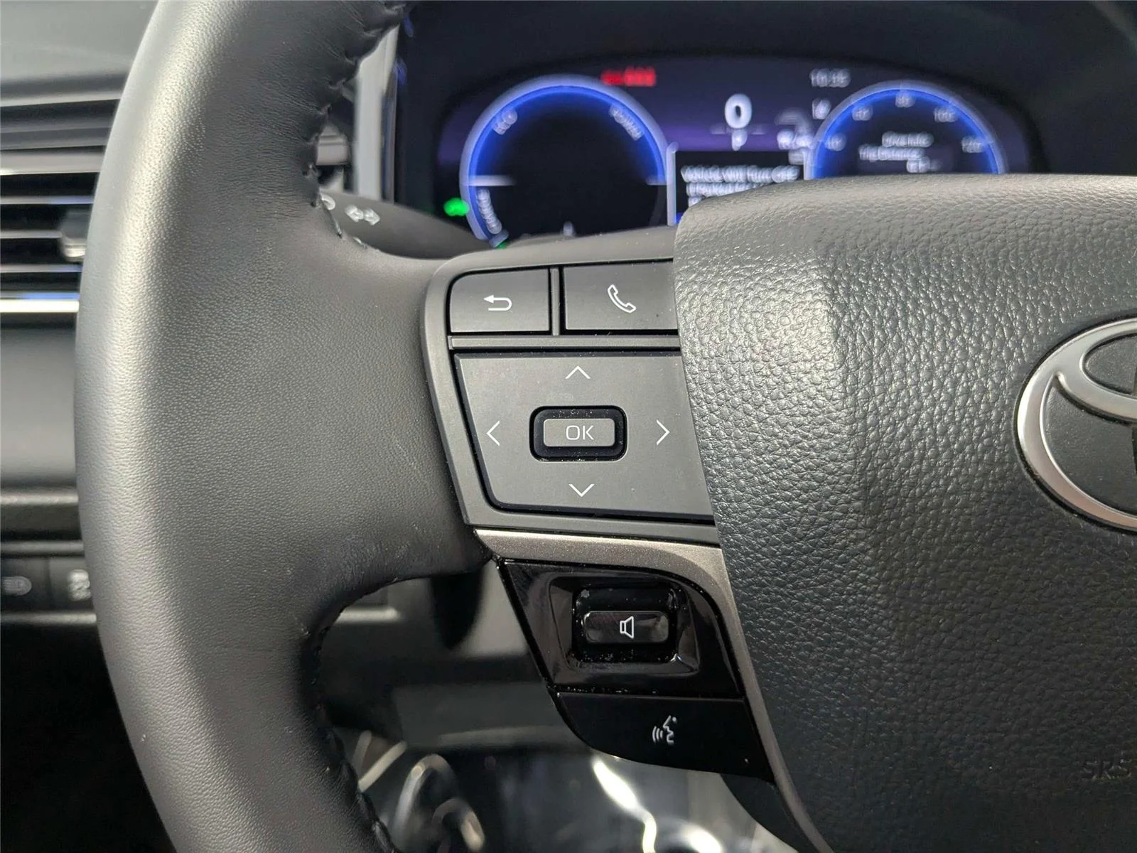 2025 Toyota Camry XSE - Photo 17