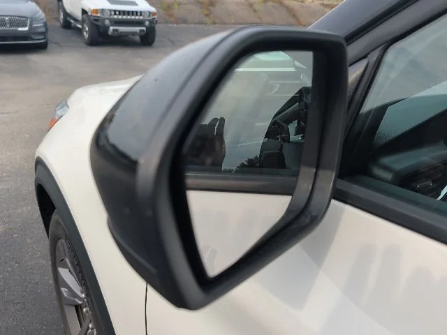 Used 2023 White Ford XLT image 3