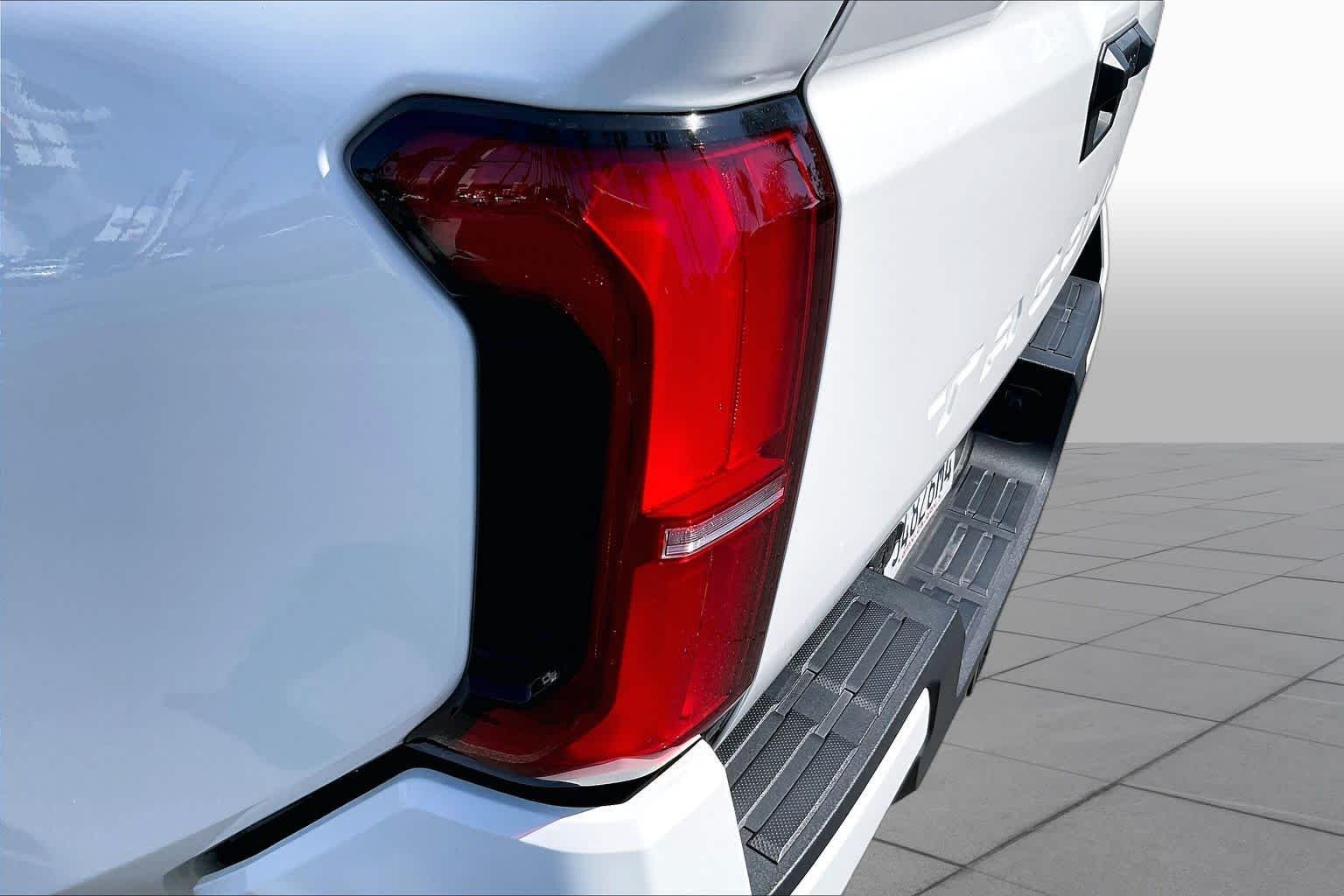 Used 2026 Ice Cap Toyota SR5 image 27